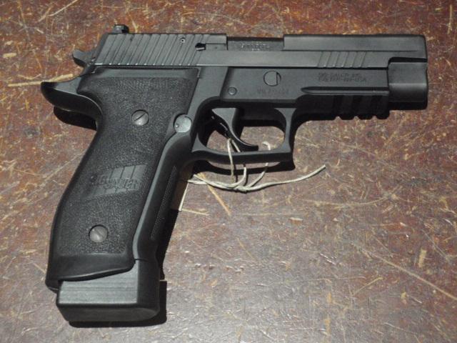 Sig Sauer P-226  vendre d'occasion sur 18bis.ch
