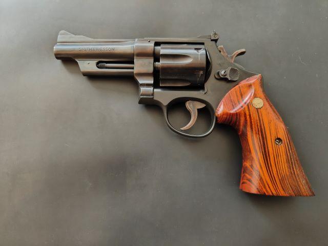 Smith & Wesson 28-2  vendre d'occasion sur 18bis.ch