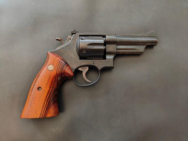Smith & Wesson 28-2  vendre d'occasion sur 18bis.ch