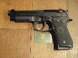 Beretta 92FS 700.00 à vendre d'occasion sur 18bis.ch Beretta 92FS 700.00 à vendre d'occasion sur 18bis.ch