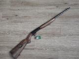 FN Herstal Browning Semi-Auto John Moses BROWNING est certainement un des plus grands g�nies en mati�re d'armes. C'est lui qui a pens� notamment le 1911 et le GP35. C'est lui qui a r�alis� cette petite carabine l�g�re et semi-automatique, 100% ambidextre (�jection vers le bas), l'�l�gance du salon, arme � vis�e ouverte, magasin...