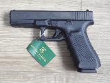 Glock 17 Glock 17 génération 4 (G4), capacité 17+1 en 9 para, safe-action, visée fixe au Tritium, robuste et fiable, idéal pour agent de sécurité, le tout dans sa boîte d'origine...