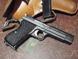SIG P210 P210, simple action, verrou du magasin au talon de la crosse, organes de vise fixes avec son tui cuir et un magasin...