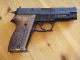 SIG P220 (P75) à vendre d'occasion sur 18bis.ch SIG P220 (P75) à vendre d'occasion sur 18bis.ch
