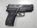 Sig Sauer P-228 950.00 gebraucht zu verkaufen auf 18bis.ch Sig Sauer P-228 950.00 gebraucht zu verkaufen auf 18bis.ch