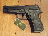 Sig Sauer P226 790.00 à vendre d'occasion sur 18bis.ch Sig Sauer P226 790.00 à vendre d'occasion sur 18bis.ch