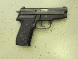 Sig Sauer P229 à vendre d'occasion sur 18bis.ch Sig Sauer P229 à vendre d'occasion sur 18bis.ch