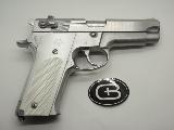 Smith & Wesson 659 890.00 à vendre d'occasion sur 18bis.ch Smith & Wesson 659 890.00 à vendre d'occasion sur 18bis.ch