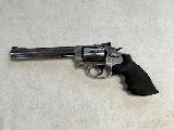 Smith & Wesson 686-6 Revolver de 6 coups avec un canon de 6 pouces lourd, double action, hausse micrométrique, poignée en caoutchouc S&W, tout...