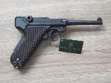 W+F - Waffenfabrik Bern 06-29 Dernire version des 4 pistolets d'ordonnance de l'arme suisse  genouillre, le 29 est probablement un des plus sobres et lgants. Plaquettes plastique (pas rouge) mais avec tui...