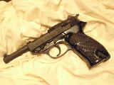 Walther P1 Version plus moderne du Walther P38, carcasse aluminium, arme trs lgre, capacit 9+1, organes de vise fixes, hausse en U, arme en double...